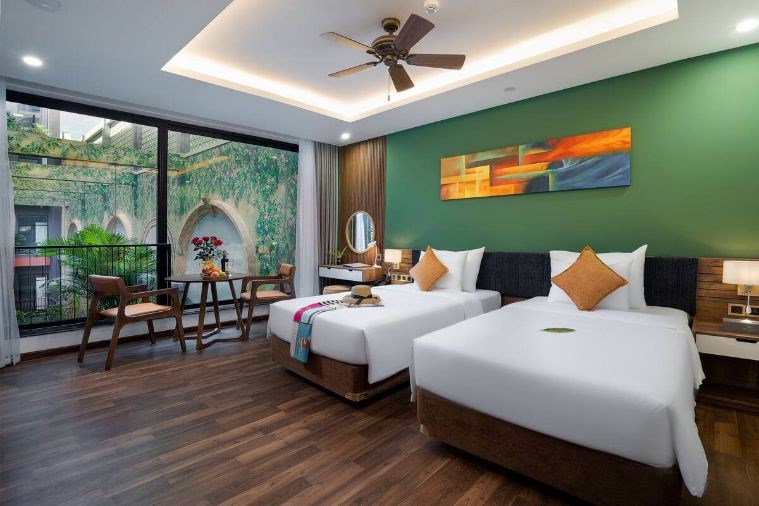 Studio Twin Room with Pool View